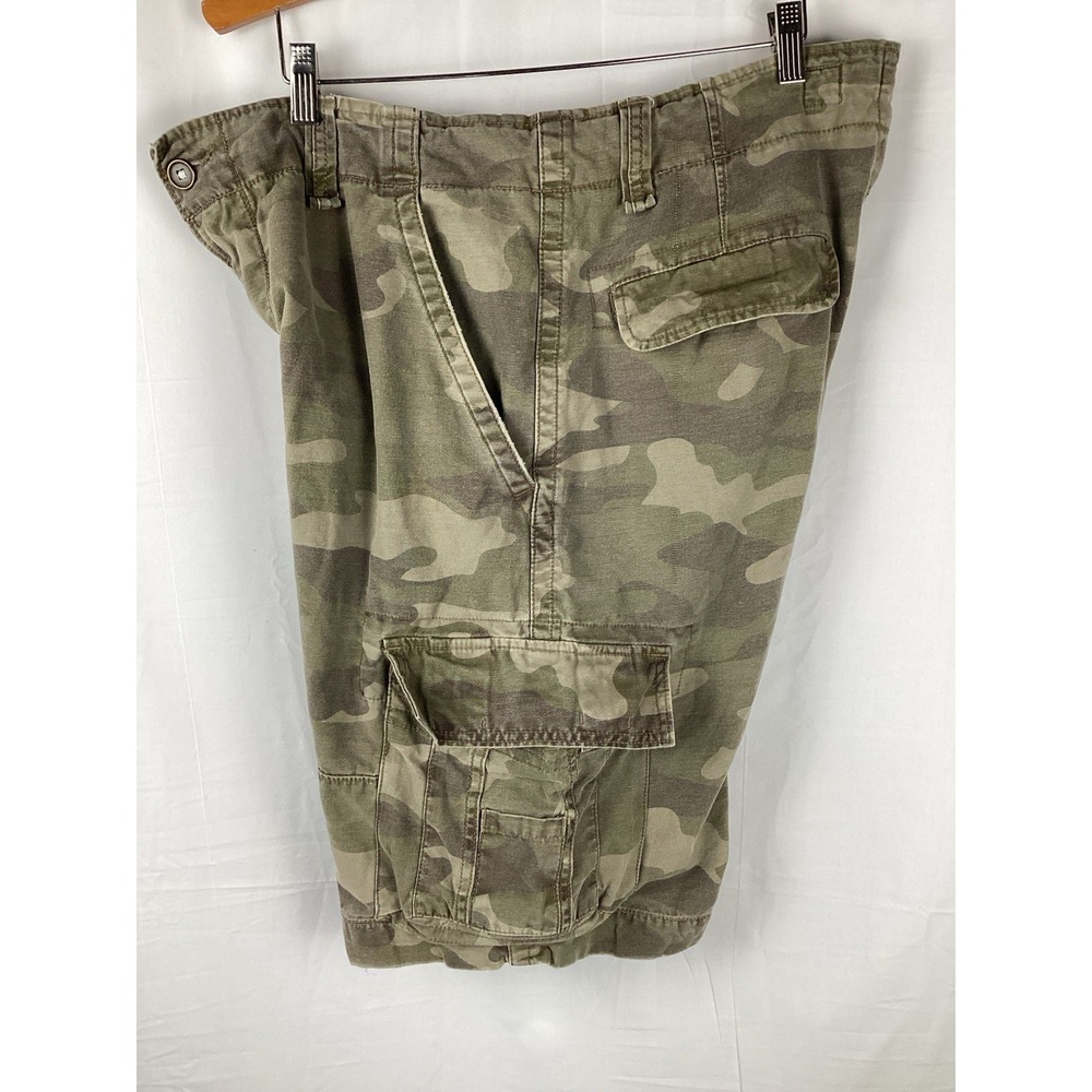 No Boundaries Y2K Camo Cargo Shorts Men's Size 38